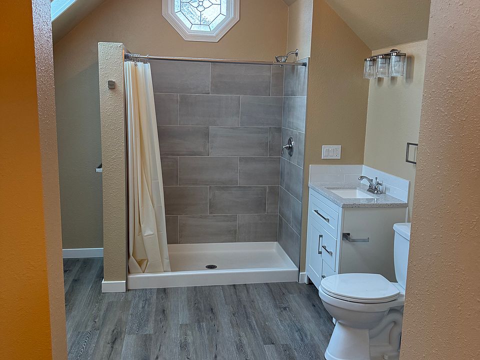 1st image of 1404 N Lincoln St #2U