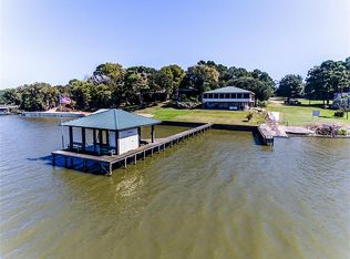 109 N Bailey St, Trinity, TX 75862