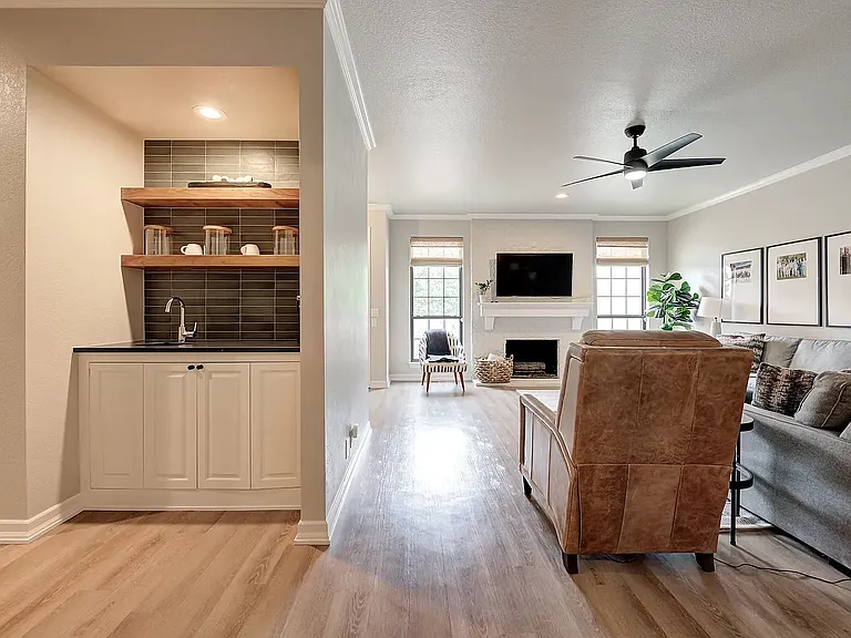 2100 Cobblestone Ct #106 — Photo 12