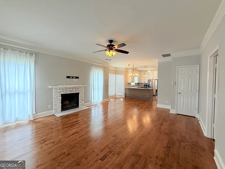 356 Georgia Ave SE — Photo 4