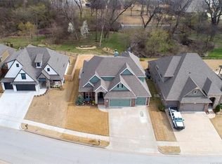 2909 W Edgewater St, Broken Arrow, OK 74012