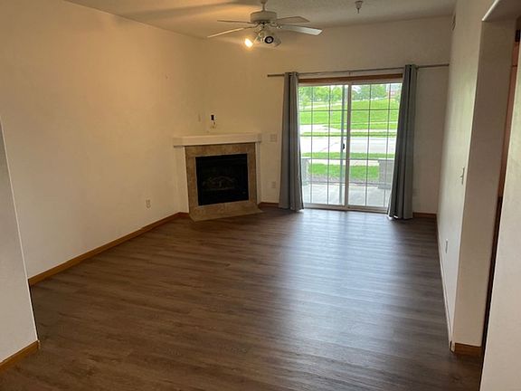 3rd image of 4303 York Pl