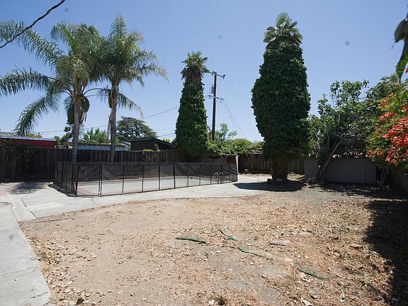3rd image of 2474 Kenwood Avenue