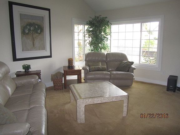 3rd image of 4559 Stratford Cir