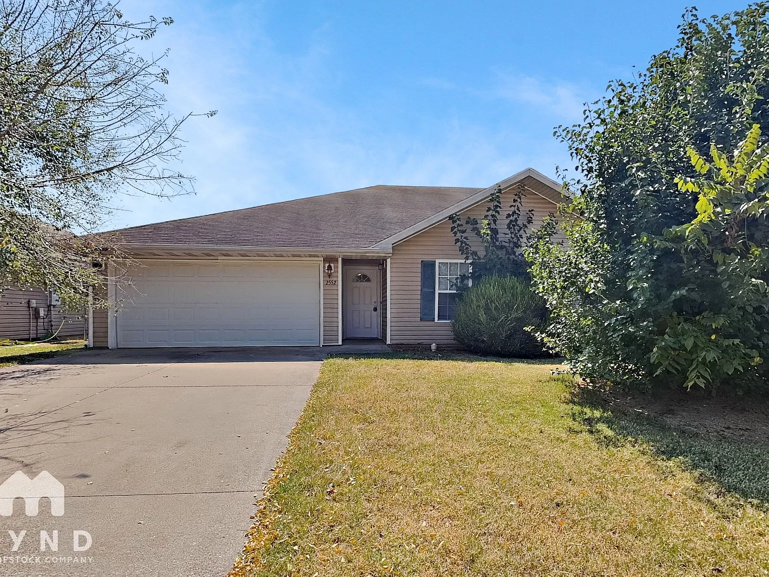 3 bed, 2.0 bath, 1428 sqft, $1,399 — Photo 2
