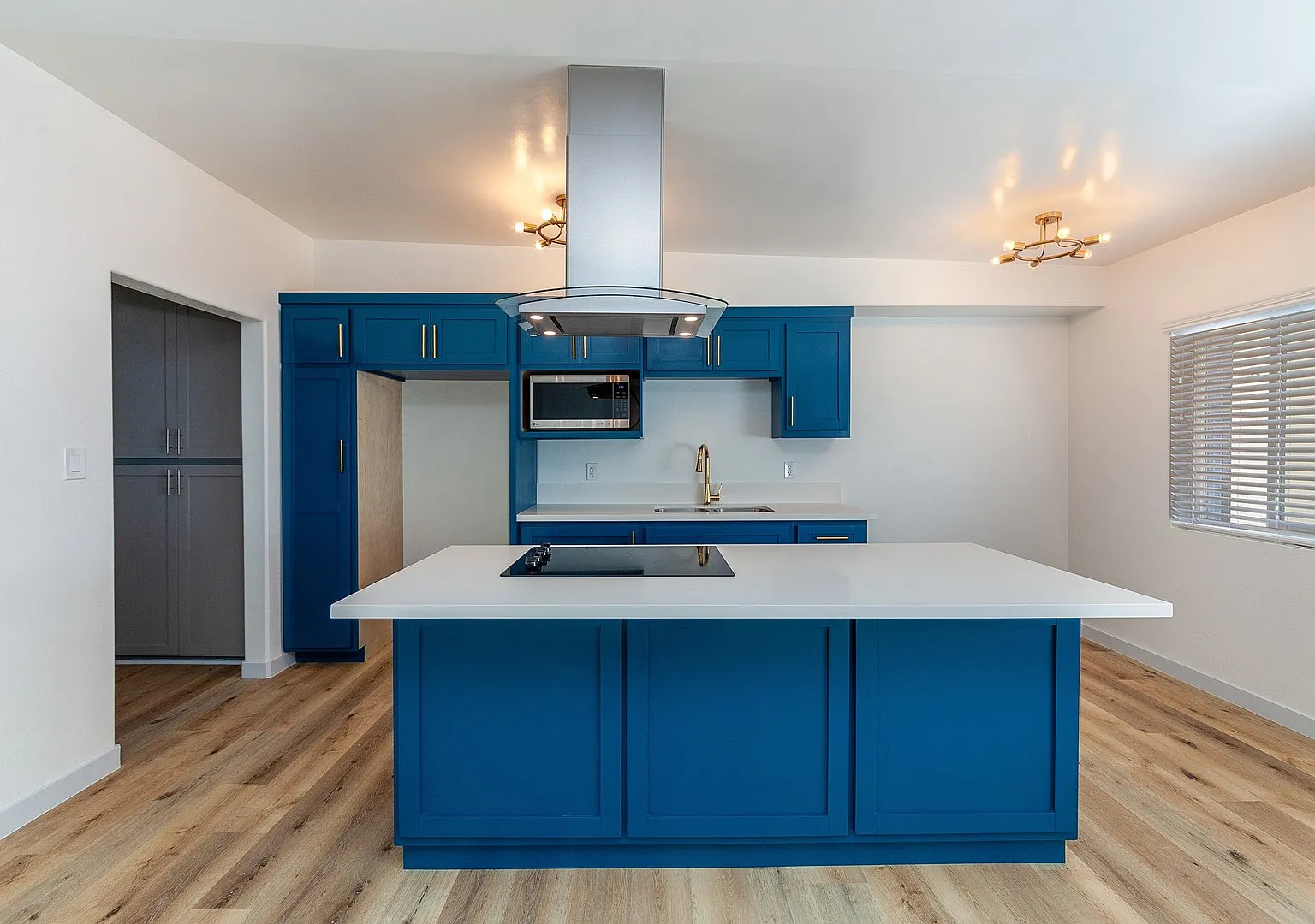 $1,950 Beautiful 1 Bedroom and 1 Bath — Photo 2