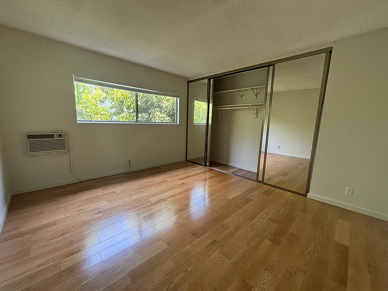 4441 Ponca Ave #H — Photo 7
