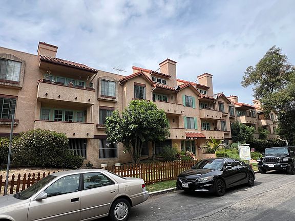 3rd image of 22501 Del Valle St #Ad7ad53d0