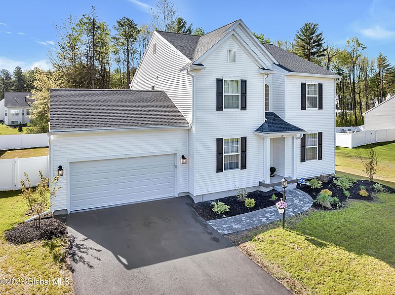 2nd image of 38 Winterberry Lane