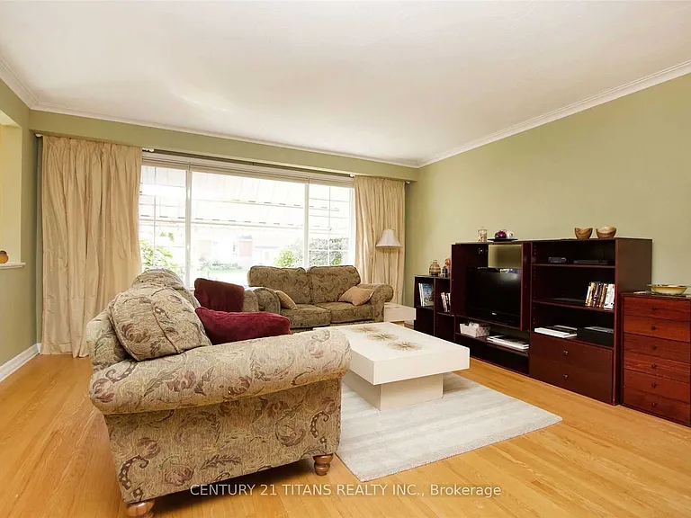 38 Rochman Blvd — Photo 3