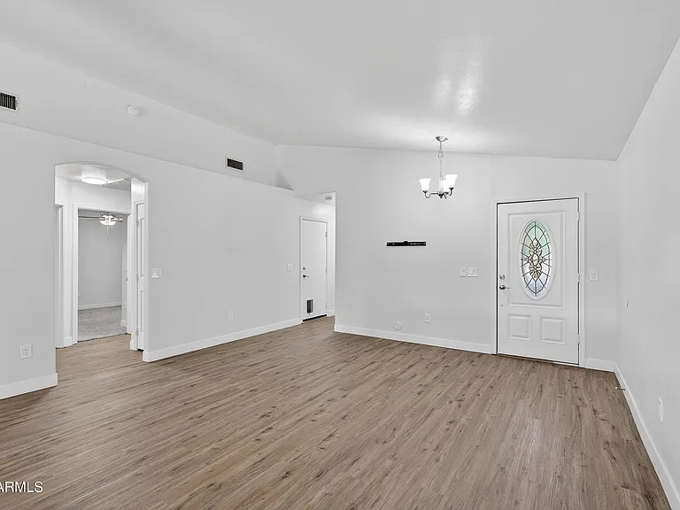 1365 E Betsy Ln — Photo 4