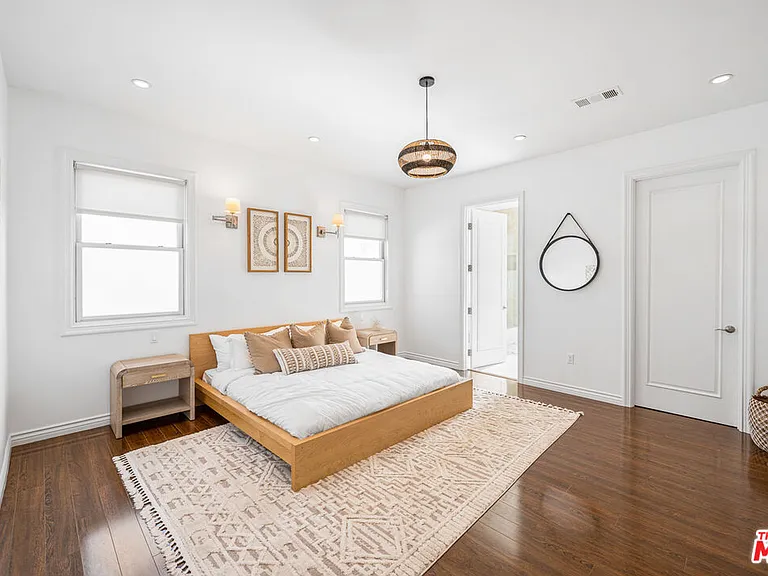 715 N Kilkea Dr #1/2 — Photo 18