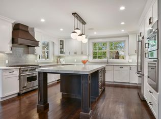 69 Chester Pl, Larchmont, NY 10538