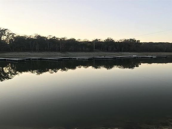 3rd image of 376 Woodlake Blvd
