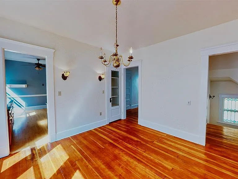 136 Mansfield St — Photo 12