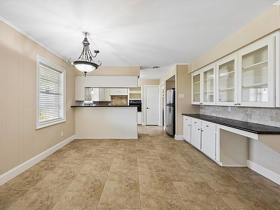 4th image of 10302 Willowisp Dr