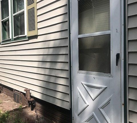 4th image of 1221 N Elmer St