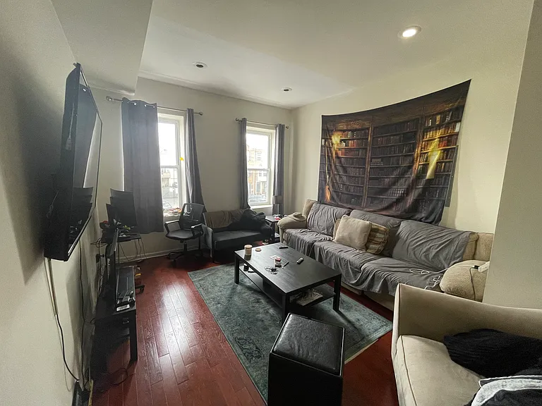2408 E York St #2 — Photo 2