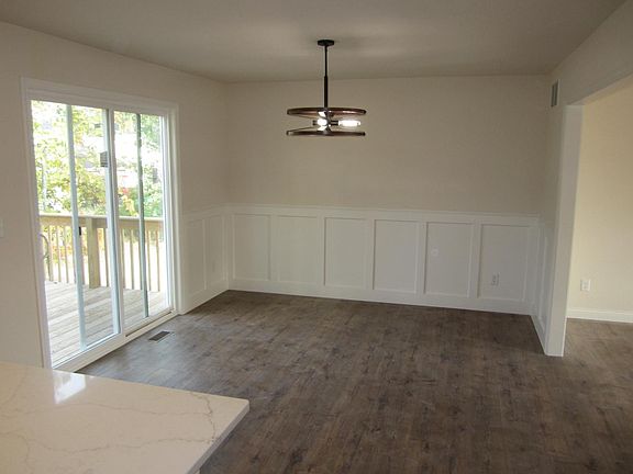 4th image of 14216 Fairbanks St