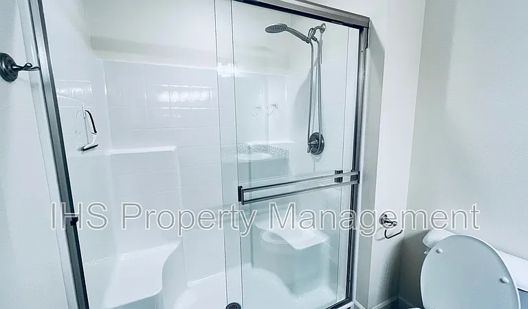 9801 Silverbright Dr — Photo 30