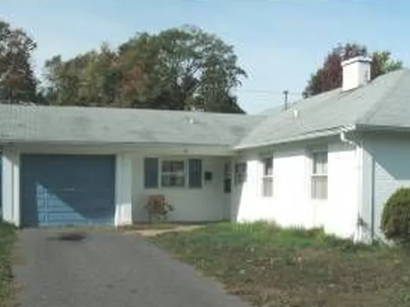 47 Princeton Ln, Willingboro, NJ 08046