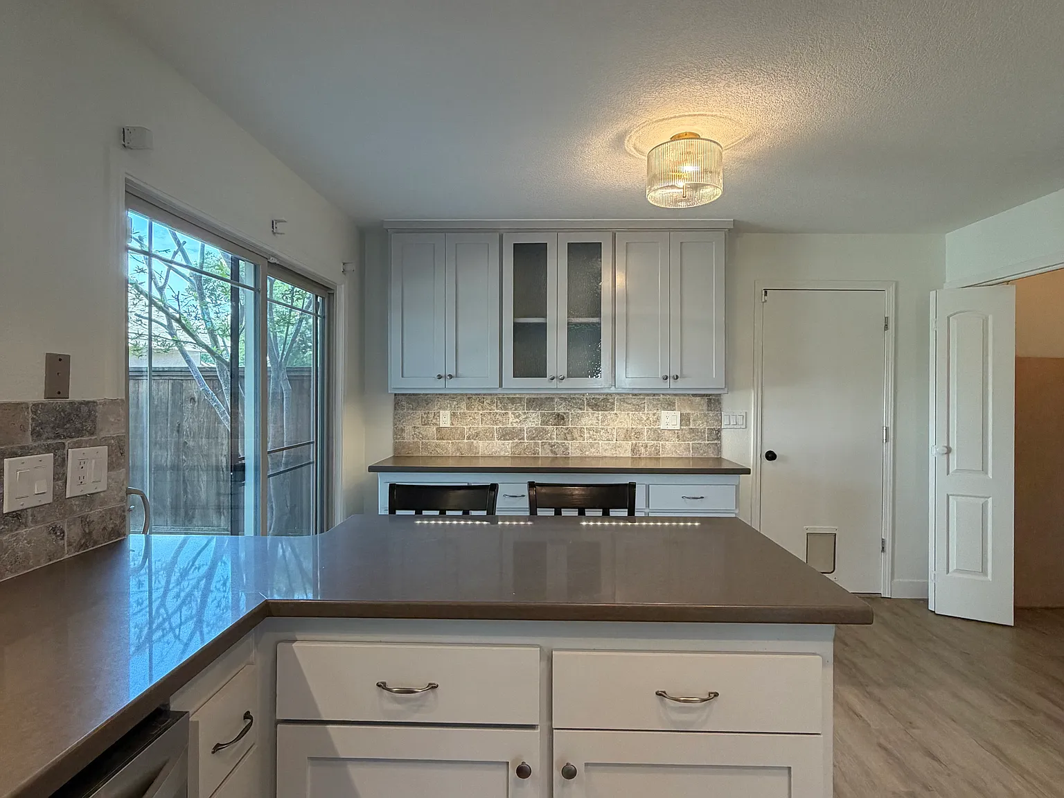 4 bed, 1560 sqft, $3,000 — Photo 3