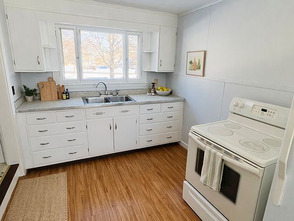 2nd image of 308 Union St #2
