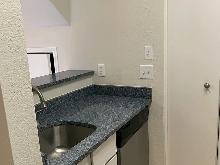 513 S Park Dr — Photo 42