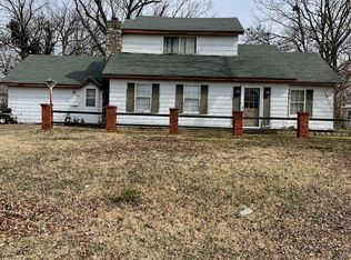 915 N 3rd St, Ponca City, OK 74601