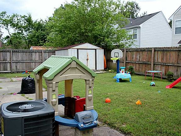 4th image of 3705 Palace Pl