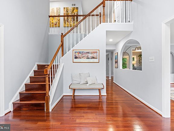 5th image of 6832 Compton Heights Cir