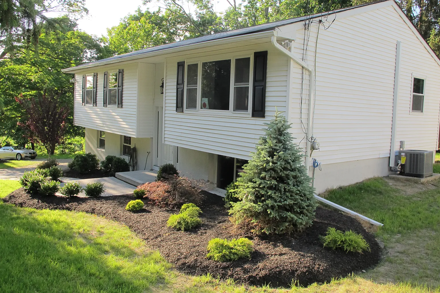 32 Farmingdale Rd photo 1