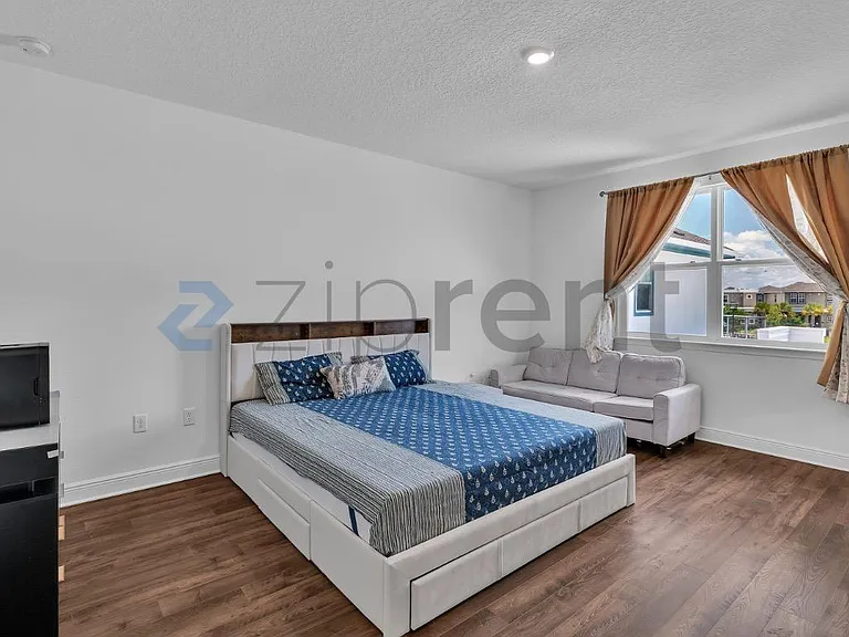 10382 Marconi Ave — Photo 23