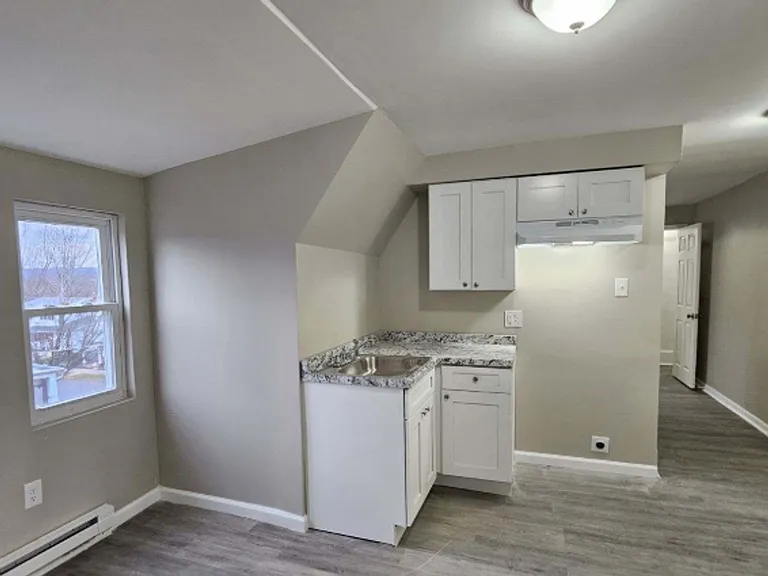 273 New Hancock St — Photo 6