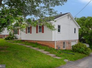 2287 Grandview Rd, Hanover, PA 17331