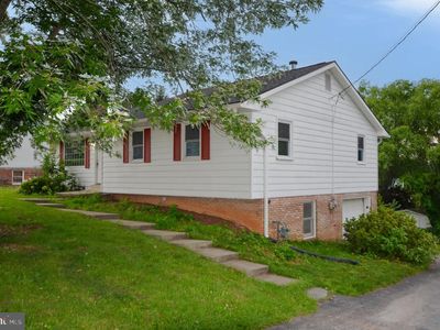 2287 Grandview Rd, Hanover, PA, 17331