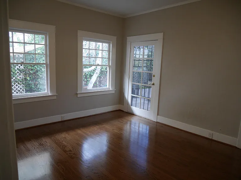 2419 W Sunset Blvd — Photo 11