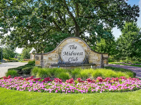 1753 Midwest Club Pkwy, Oak Brook, IL 60523