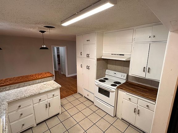 4th image of 3104 33rd St