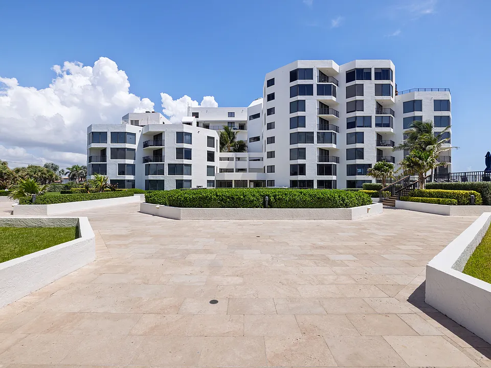 2565 S Ocean Blvd #103N