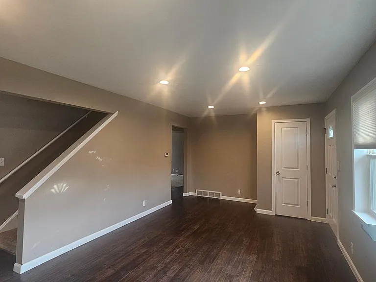 800 Lotus Way — Photo 7