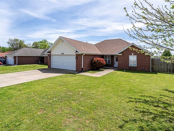 2nd image of 1208 E Ken Leach Ct