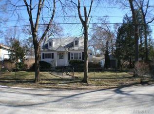 7 Bayard St, Lake Grove, NY 11755