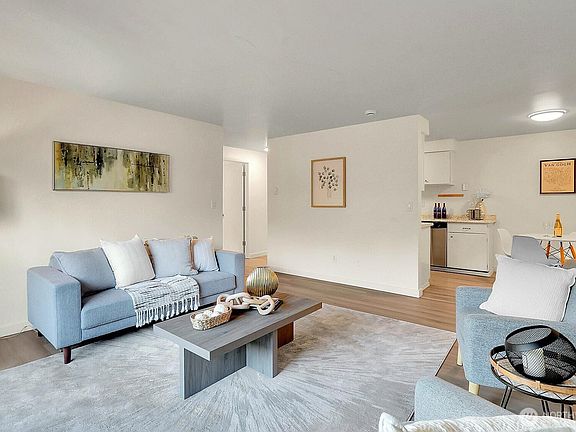 4th image of 11112 NE 68th Street #314
