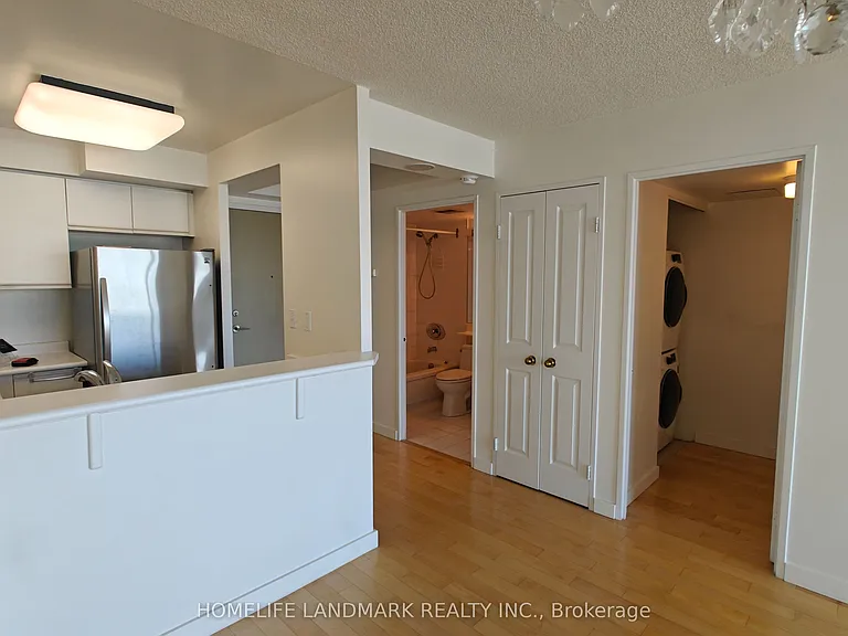 942 Yonge St #1116 — Photo 11