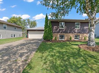 431 Georjean Ct, Sycamore, IL 60178