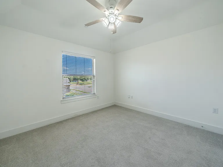 4050 Pequin Dr — Photo 29