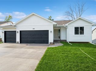 1919 Holly Meadow Ave SW, Cedar Rapids, IA 52404