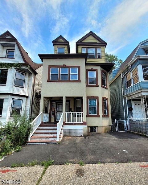 1st image of 20 N 19Th St