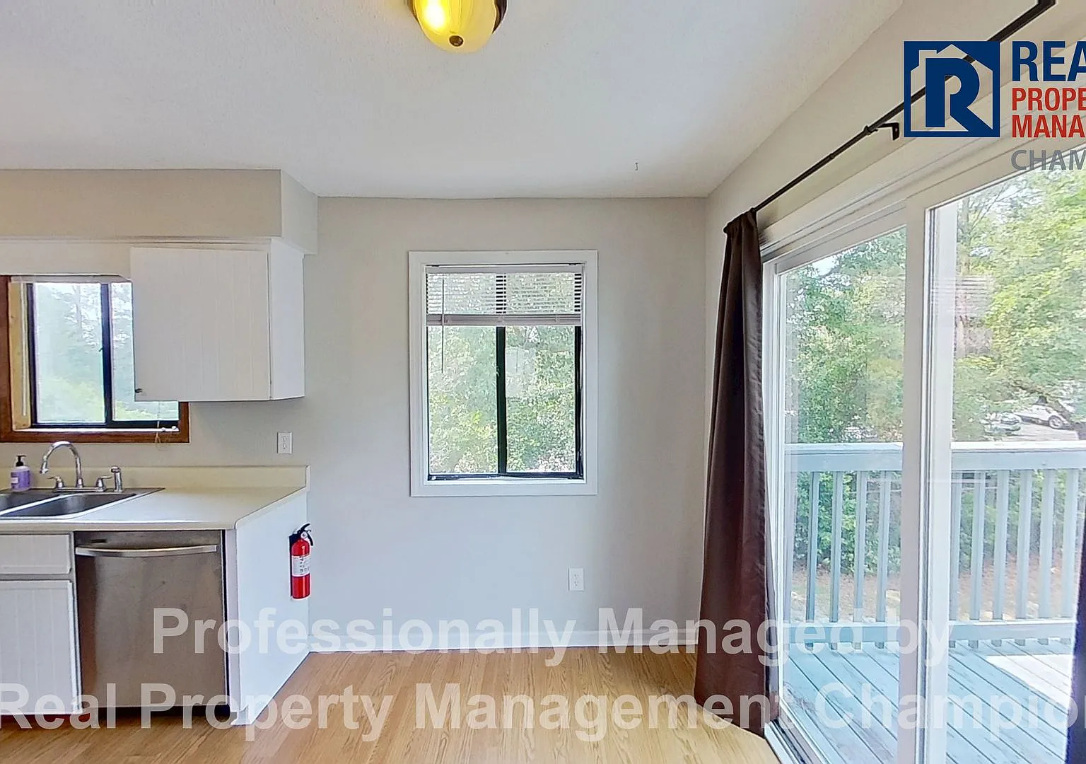 2 BD/2 BA Upper Unit Condo with Spacious and Sunny Rooms — Photo 4